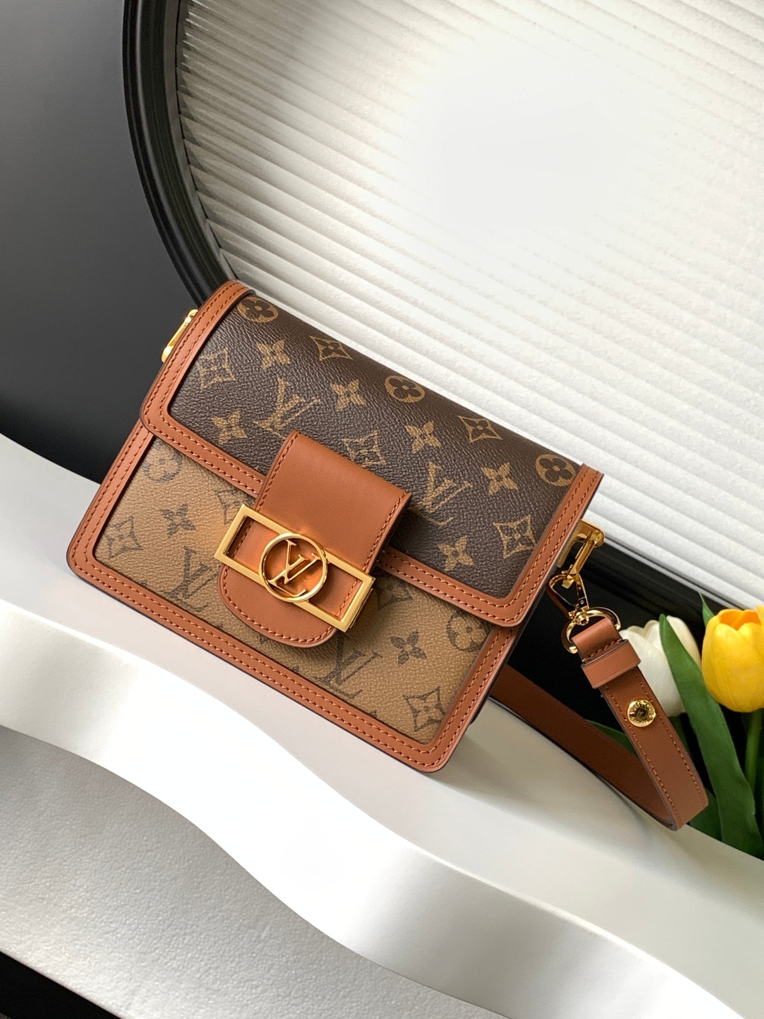 LV Luxury Element Exquisite Mini Handbag in Premium First-Layer Leather, LV006
