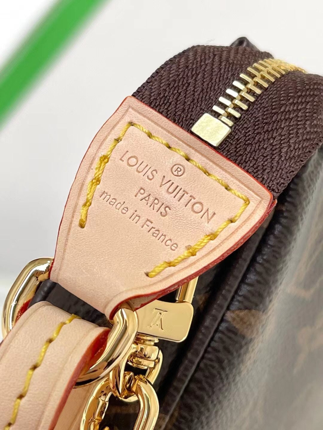 LV Luxury Element Compact Elegant Canvas Shoulder Bag with Detachable Strap LV008