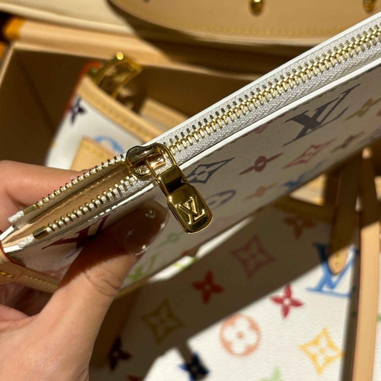 LV Luxury Element Artistic Multicolor Limited-Edition Carryall Small Shoulder Bag LV010