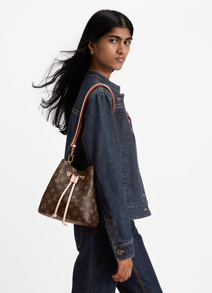 LV Luxury Element Elegant Mini Bucket Bag: Timeless Design Meets Modern Functionality LV014