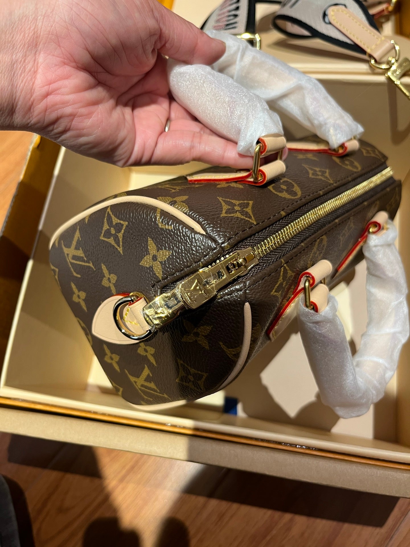 LV Luxury Element Chic Monogram-Inspired Mini Travel Bag with Detachable Strap LV017