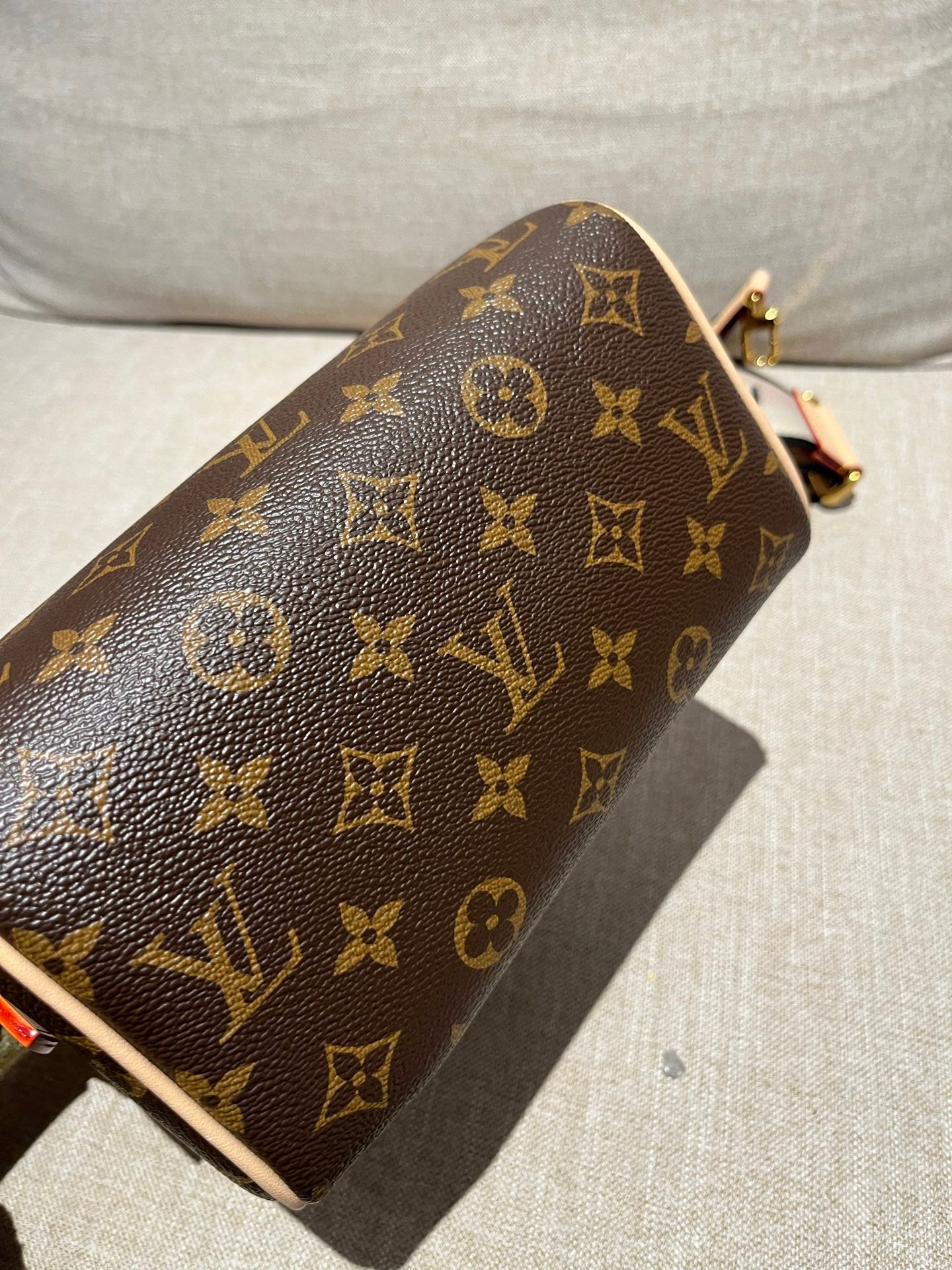 LV Luxury Element Chic Monogram-Inspired Mini Travel Bag with Detachable Strap LV017