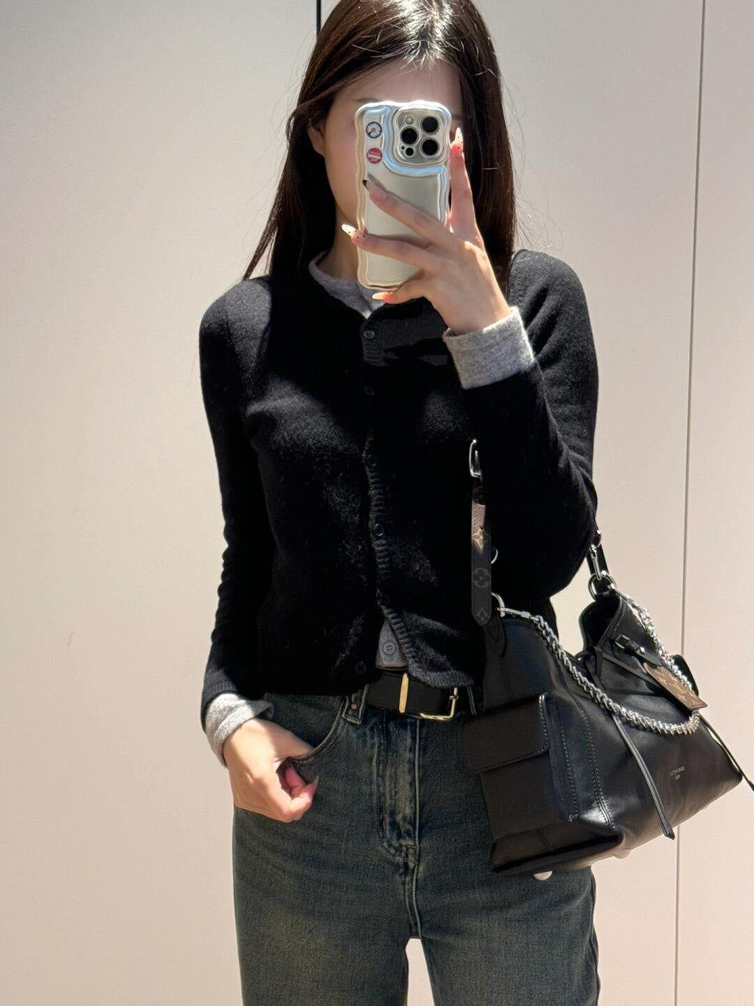 LV Luxury Element CarryAll Cargo Small Bag in Soft Lambskin: Your Compact Daily Companion LV018