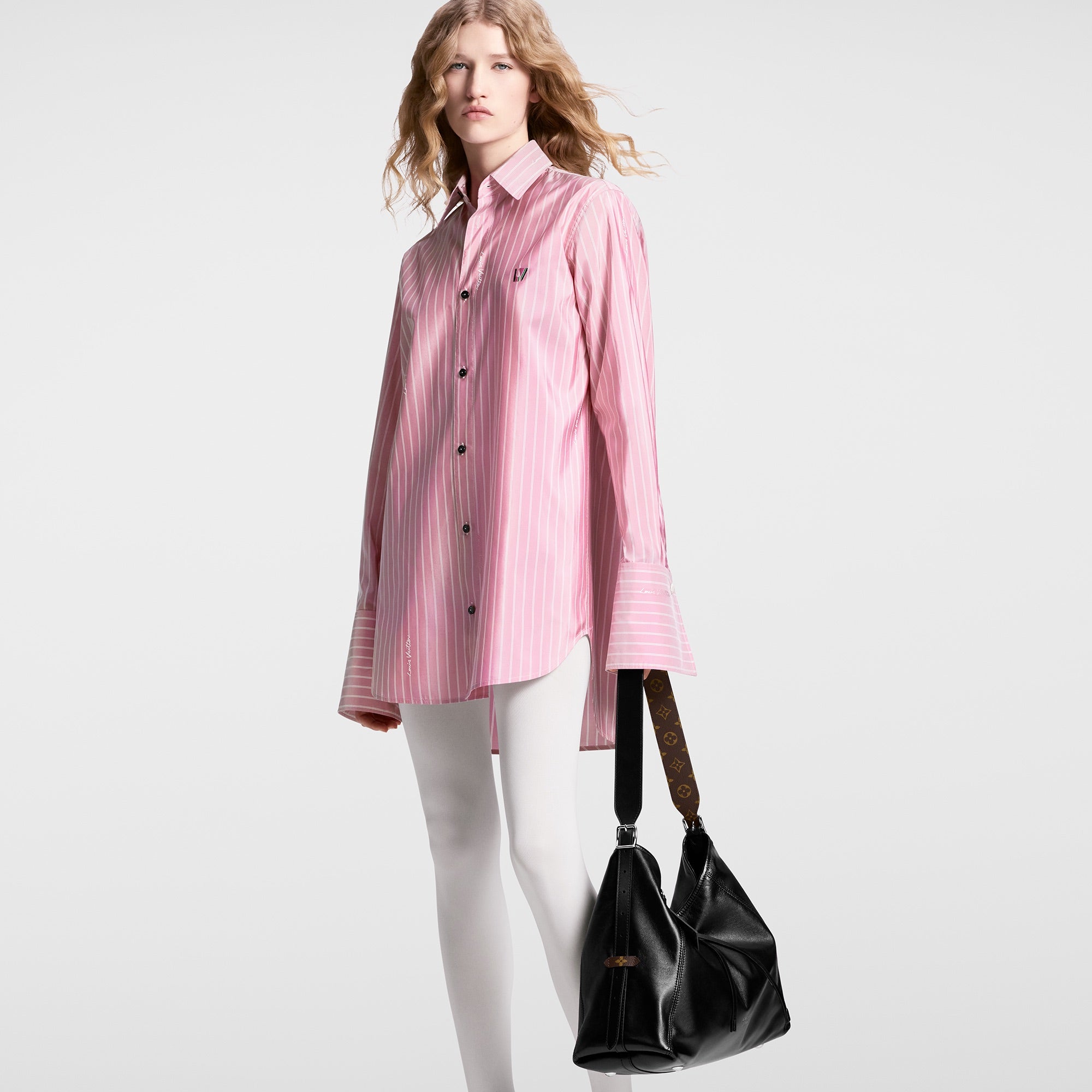 LV Luxury Element CarryAll Cargo Medium Handbag Soft Lambskin: Spacious and Stylish for Everyday Elegance LV019