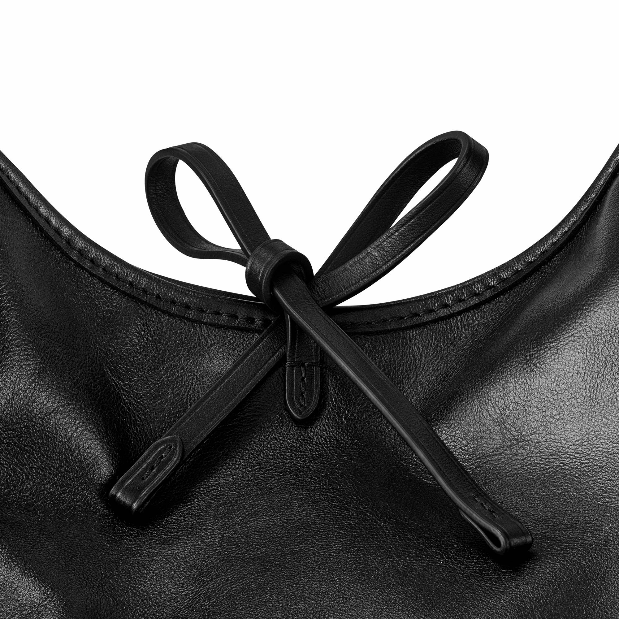 LV Luxury Element CarryAll Cargo Medium Handbag Soft Lambskin: Spacious and Stylish for Everyday Elegance LV019
