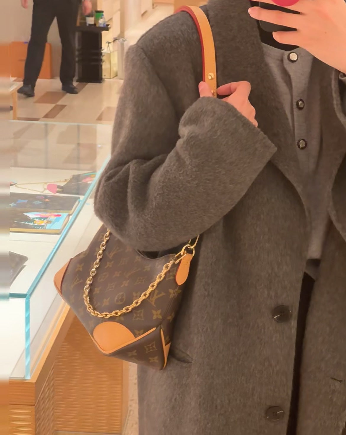 LV Luxury Element  Monogram Handbag with Gold Chain Strap - Ultimate Luxury Must-Have Yellow Horn LV02