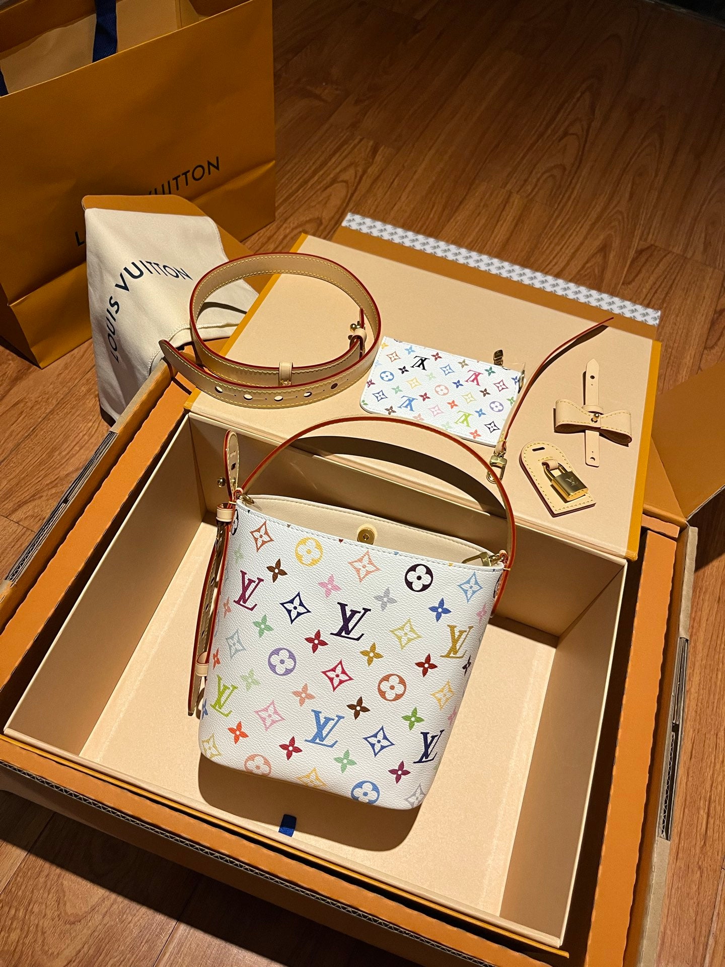 Luxury Element Chic White Artisan Shoulder Bag with Vibrant Color Patterns and Premium Leather Accents LV04