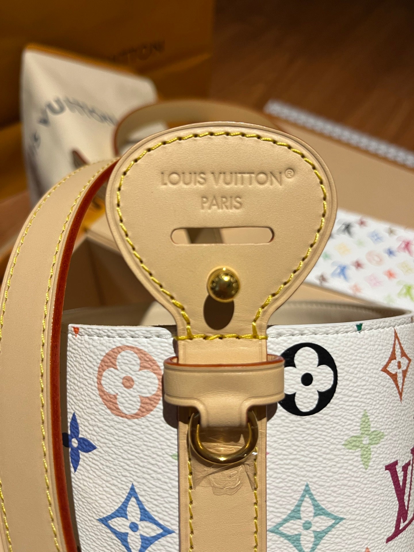 Luxury Element Chic White Artisan Shoulder Bag with Vibrant Color Patterns and Premium Leather Accents LV04