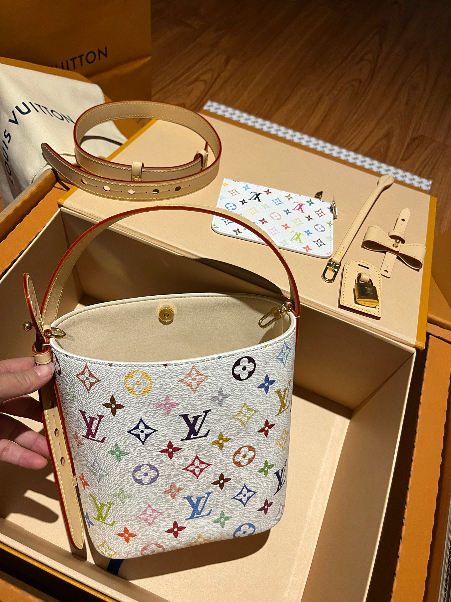 Luxury Element Chic White Artisan Shoulder Bag with Vibrant Color Patterns and Premium Leather Accents LV04