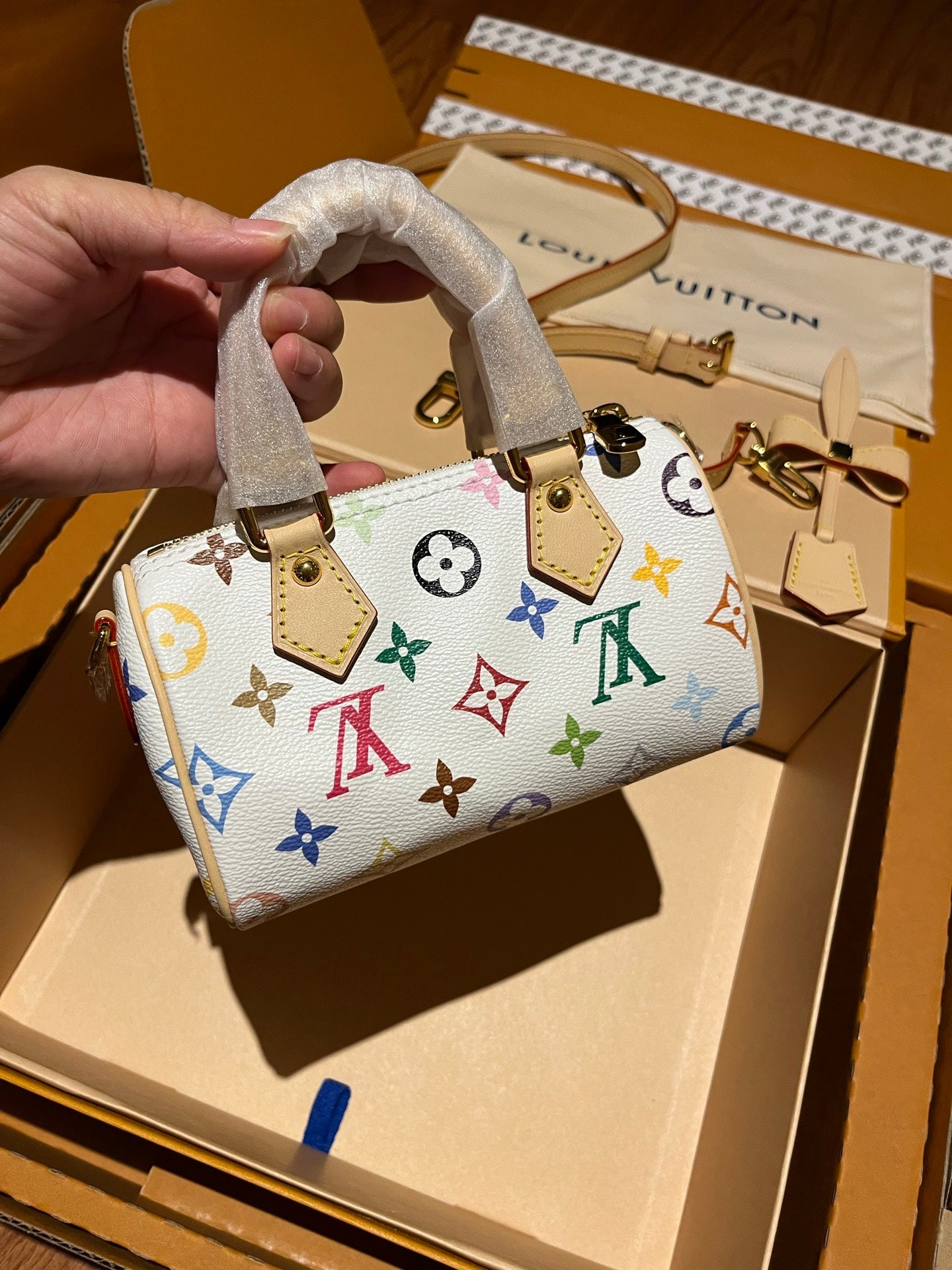 Luxury Element Chic Mini Bag with Vibrant Monogram Pattern - Stylish and Functional Everyday Accessory LV005