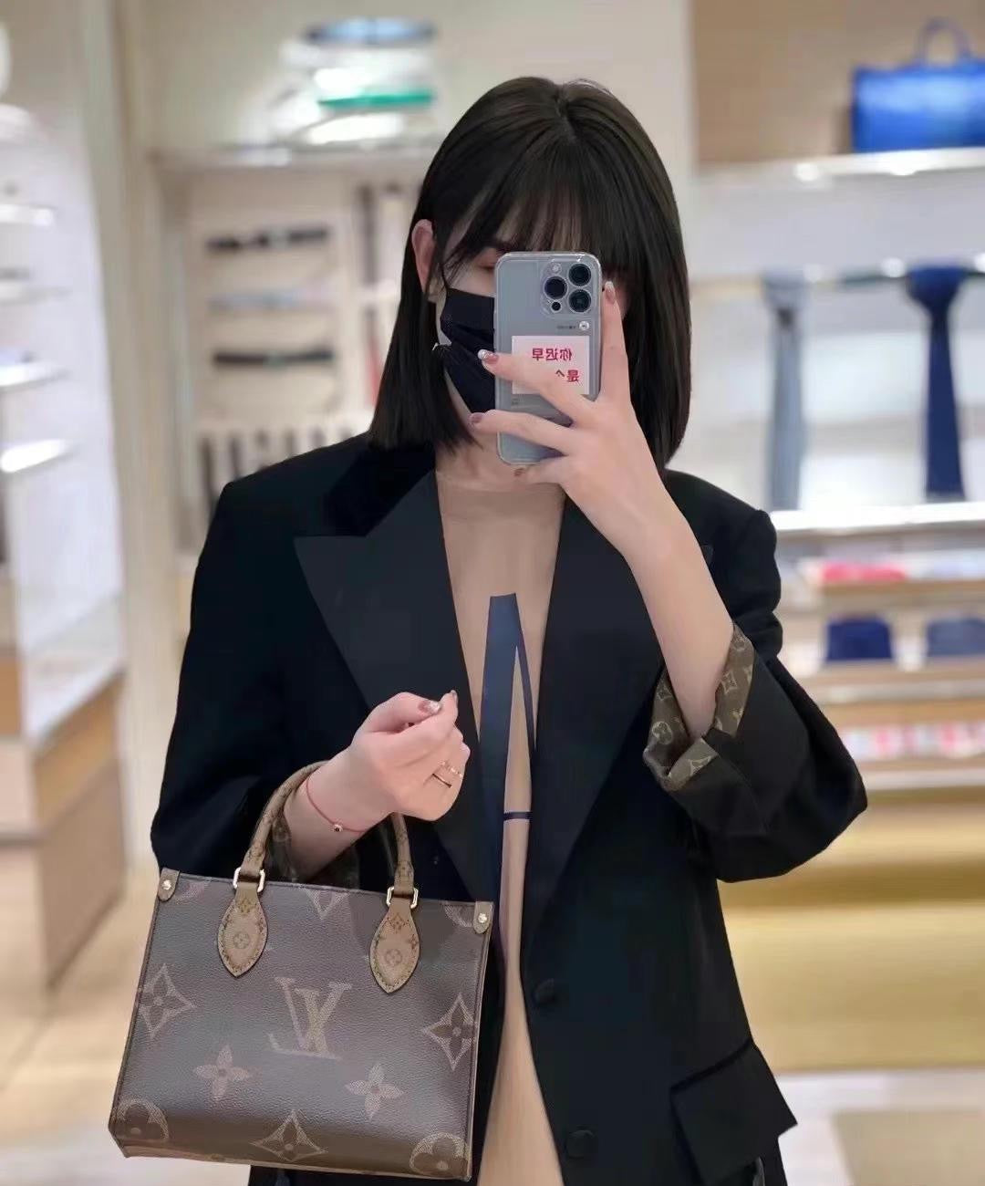LV Luxury Element Chic Mini Tote Bag with Signature Gold Accents - Your Perfect Everyday Essential LV015