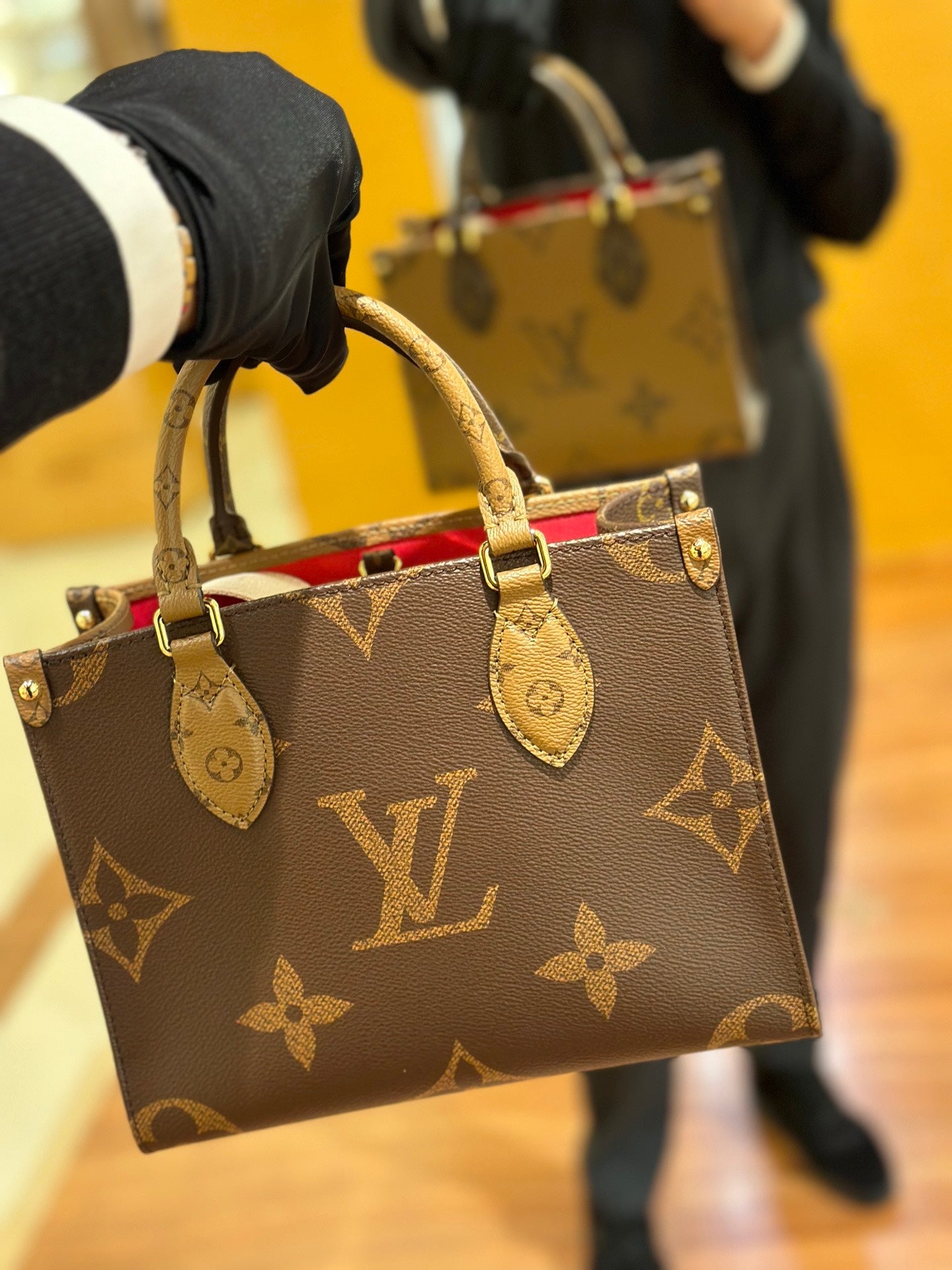 LV Luxury Element Chic Mini Tote Bag with Signature Gold Accents - Your Perfect Everyday Essential LV015