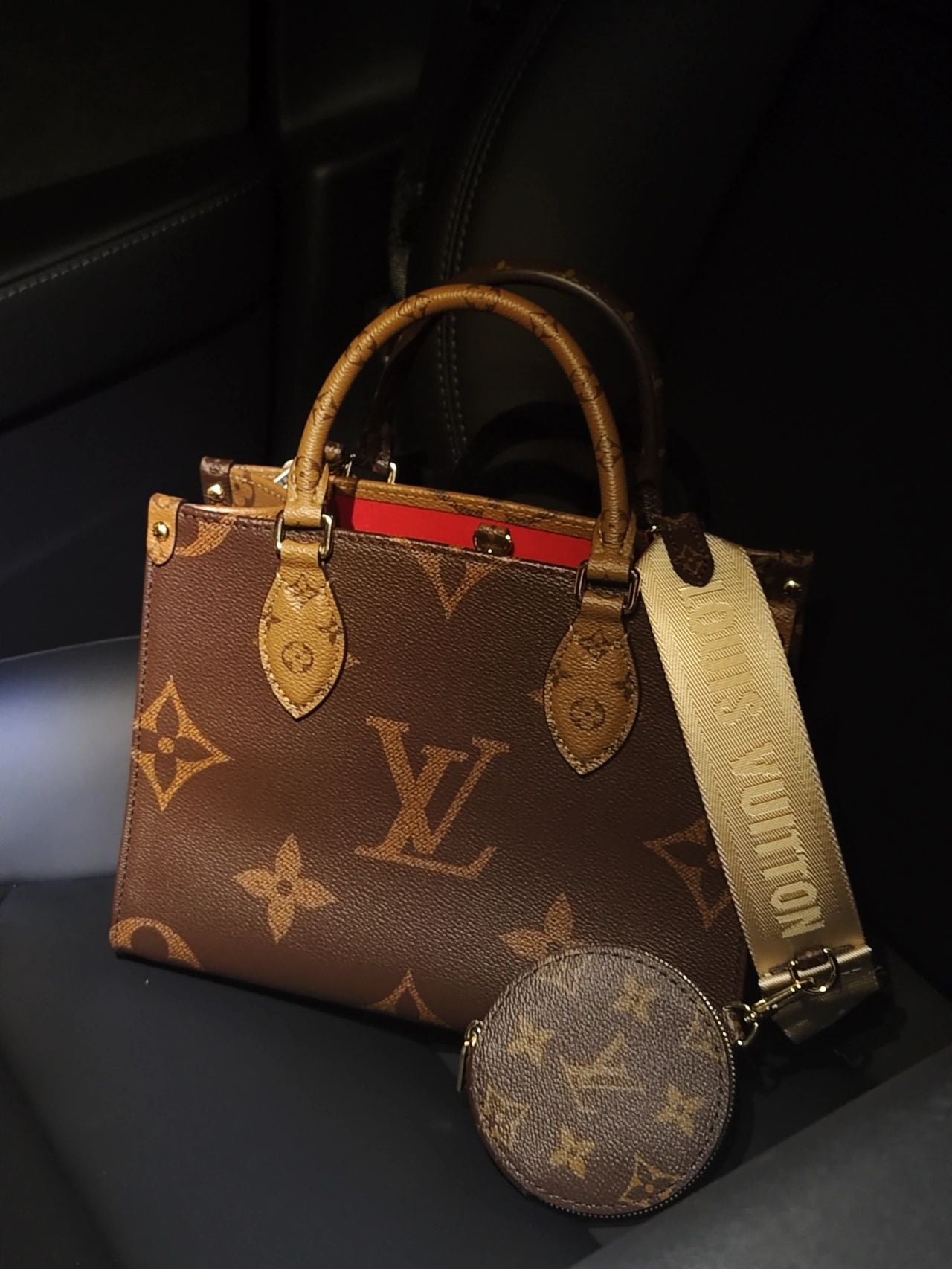 LV Luxury Element Chic Mini Tote Bag with Signature Gold Accents - Your Perfect Everyday Essential LV015