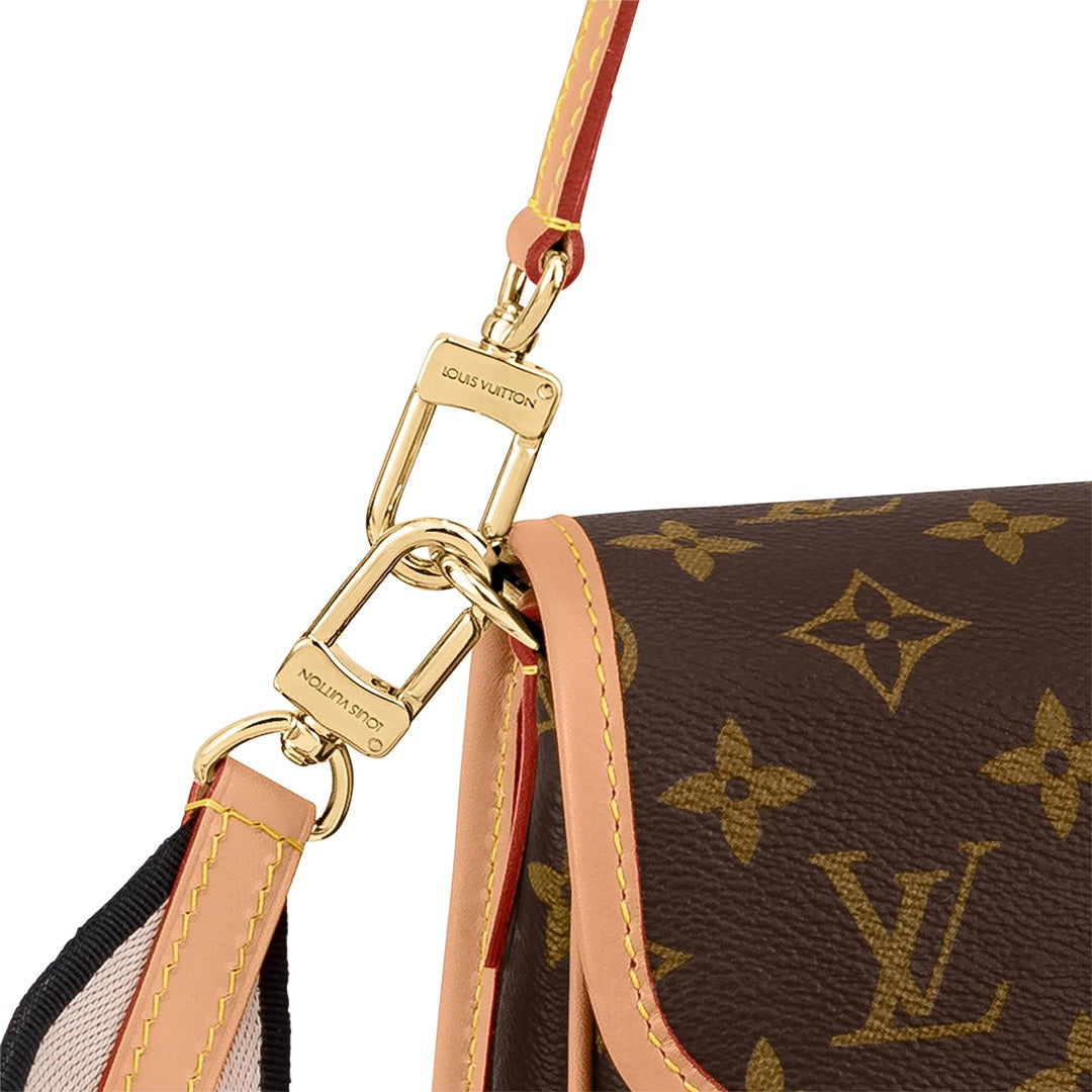 LV Luxury Element Diane Monogram Bag: Vintage Charm Meets Modern Utility LV016