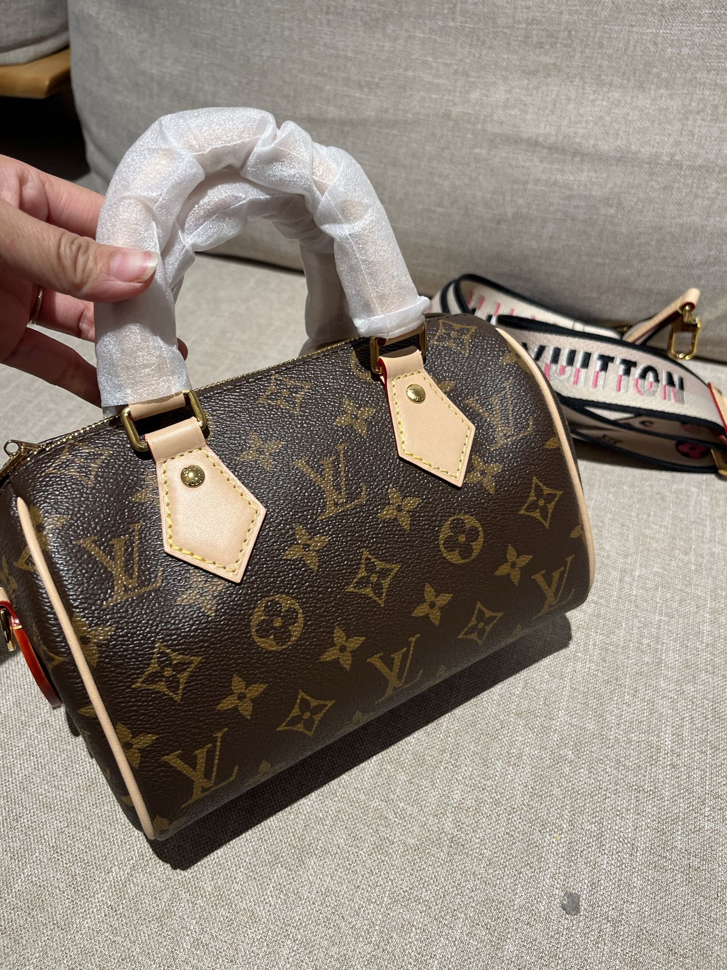 LV Luxury Element Chic Monogram-Inspired Mini Travel Bag with Detachable Strap LV017