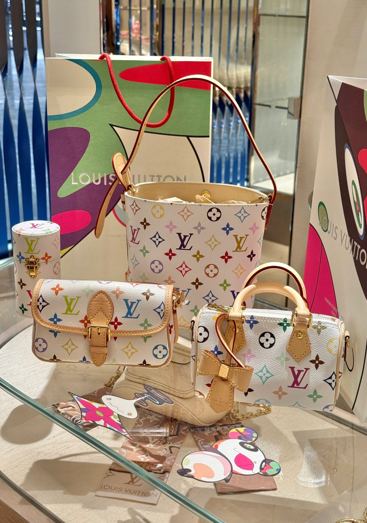 LV Luxury Element Nano Diane Mini Handbag: Chic Design with Detachable Strap and Multiple Carry Options LV021