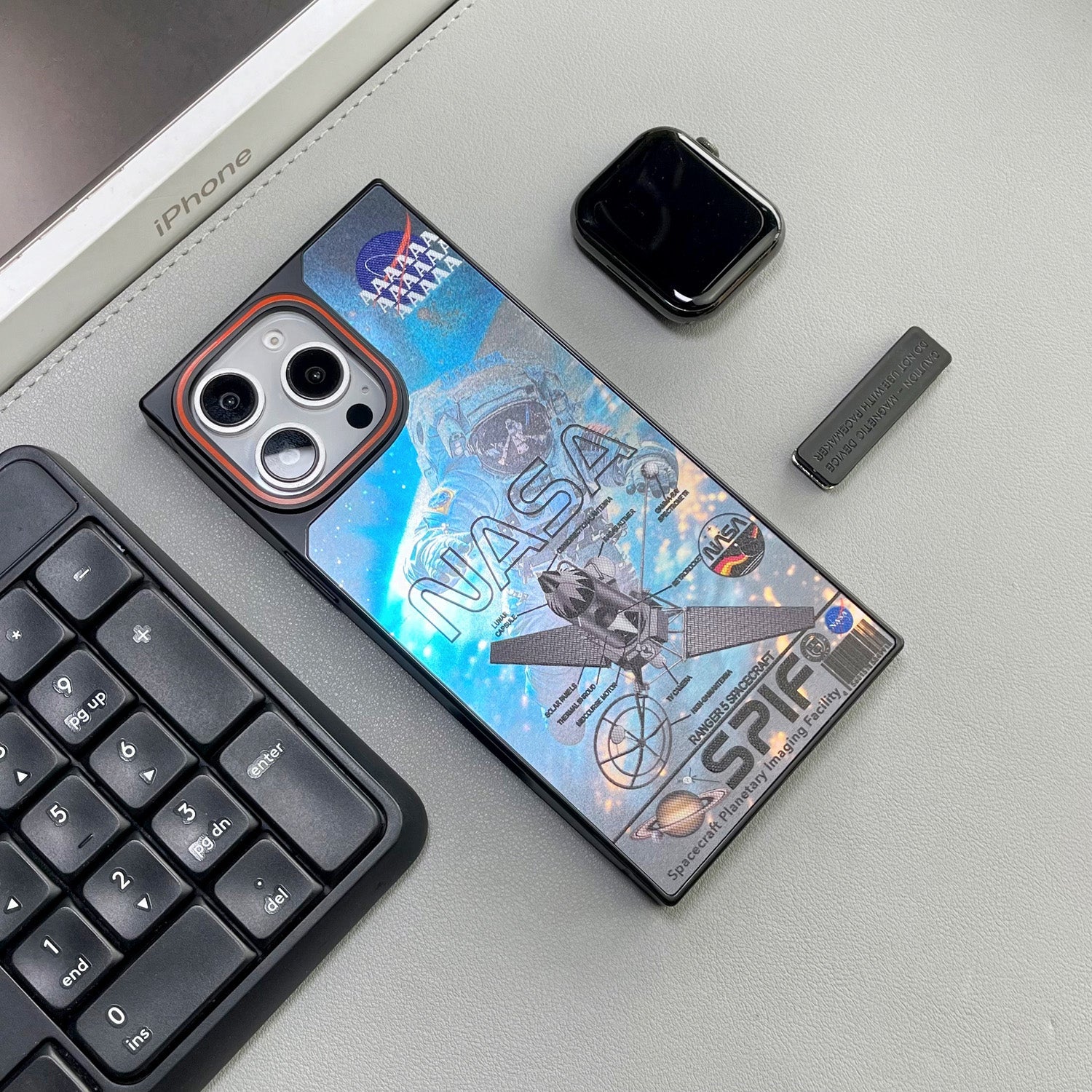 Square NASA iPhone Case（MagSafe）