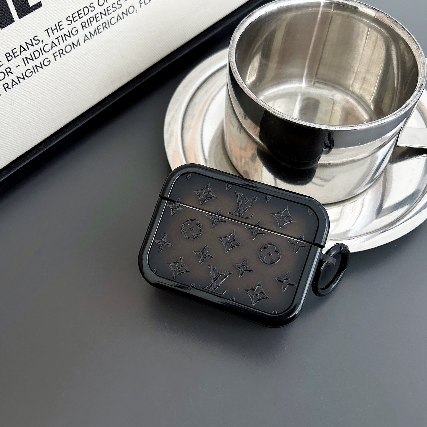 BLACK LV