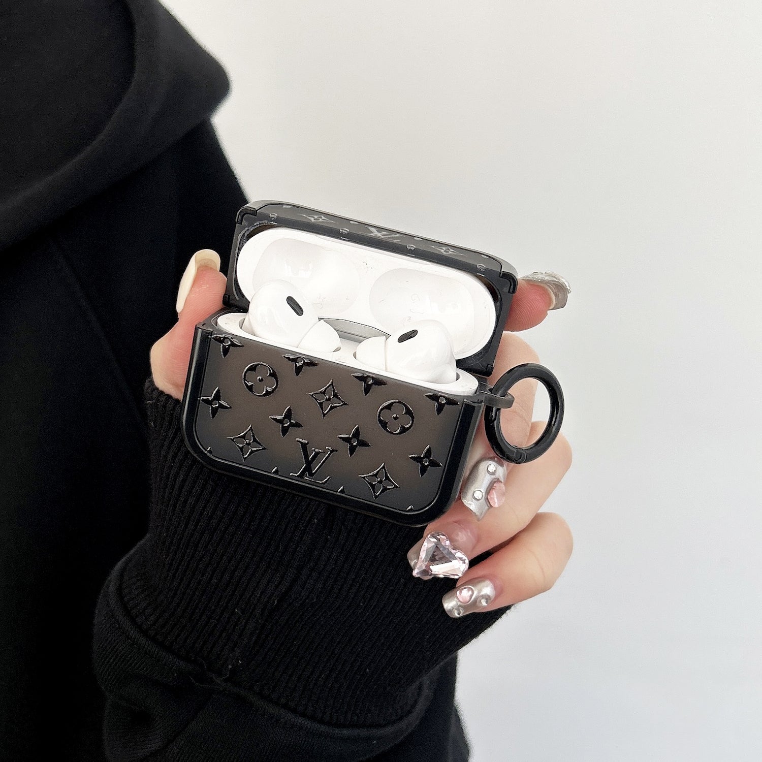 BLACK LV
