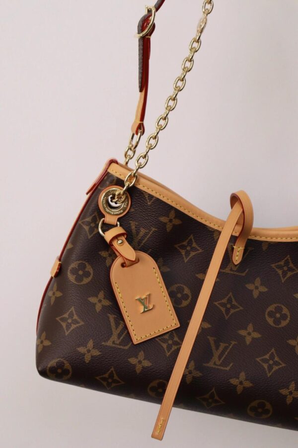 LV Luxury Element The Carryall BB: A Chic and Functional Handbag for the Modern Lifestyle LV012