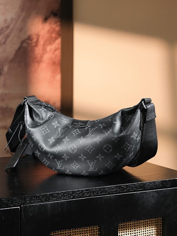 Urban Explorer Mini Crossbody