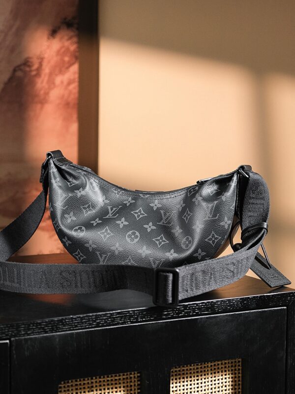 Urban Explorer Mini Crossbody