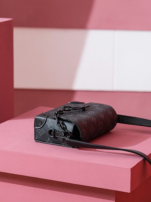 Steamer Compact Crossbody