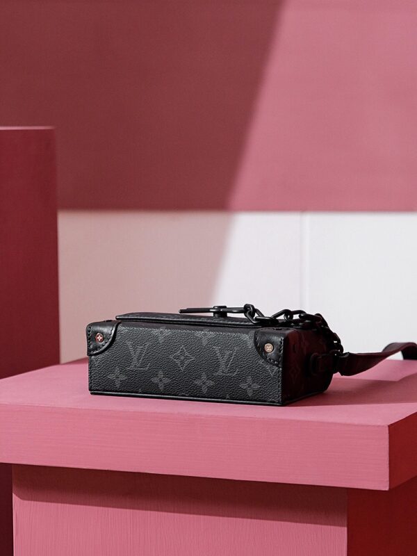 Steamer Compact Crossbody