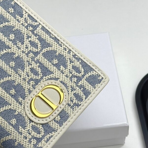 Dior 30 Montaigne Passport Cover
