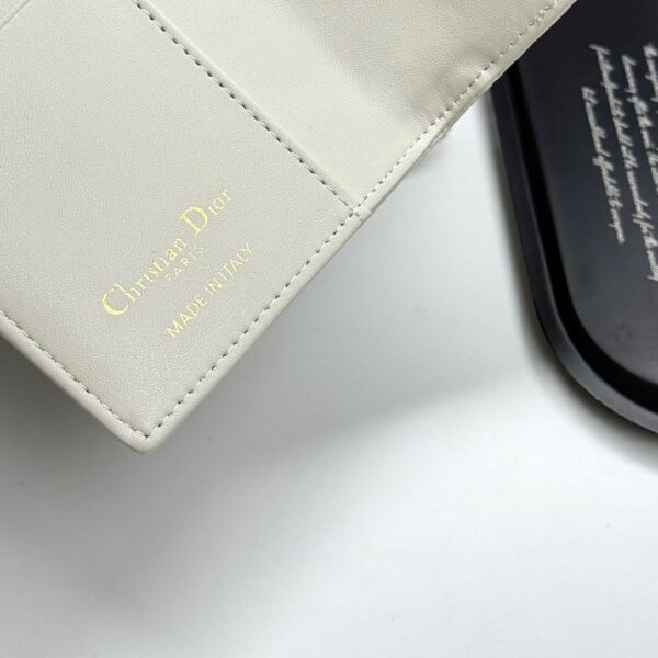 Dior 30 Montaigne Passport Cover