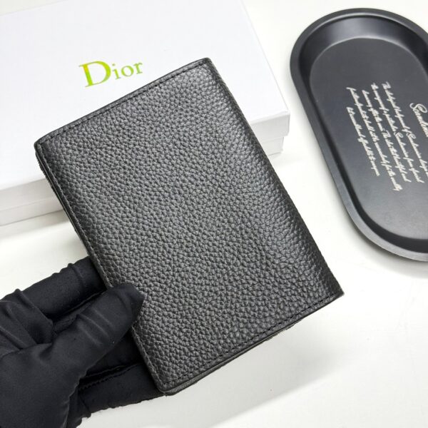 Dior 30 Montaigne Passport Holder