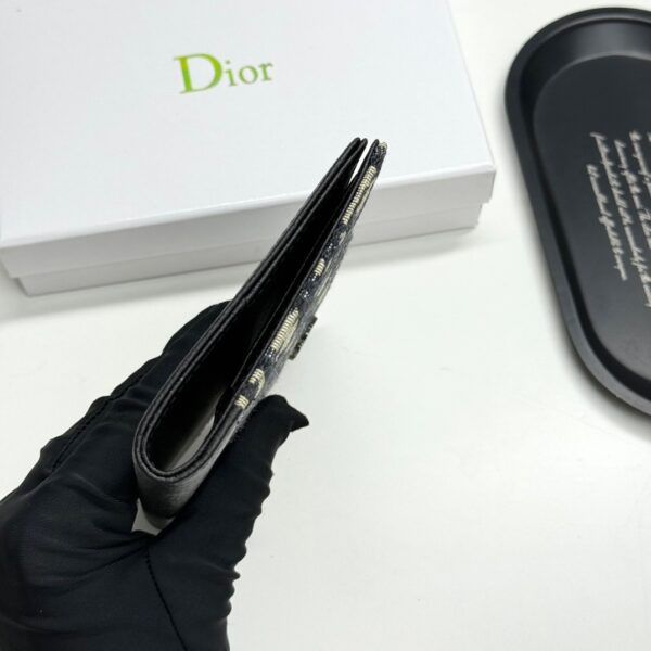 Dior 30 Montaigne Passport Holder