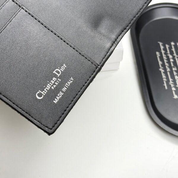 Dior 30 Montaigne Passport Holder