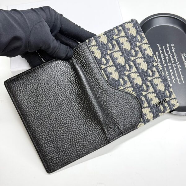 Dior 30 Montaigne Passport Holder